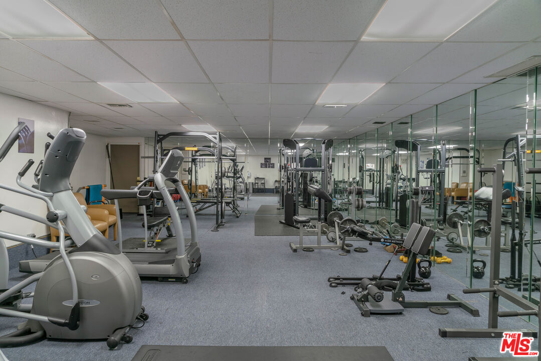 1250 N Kings Rd Unit: 213