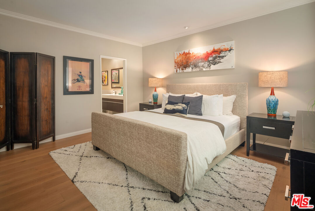 1250 N Kings Rd Unit: 213