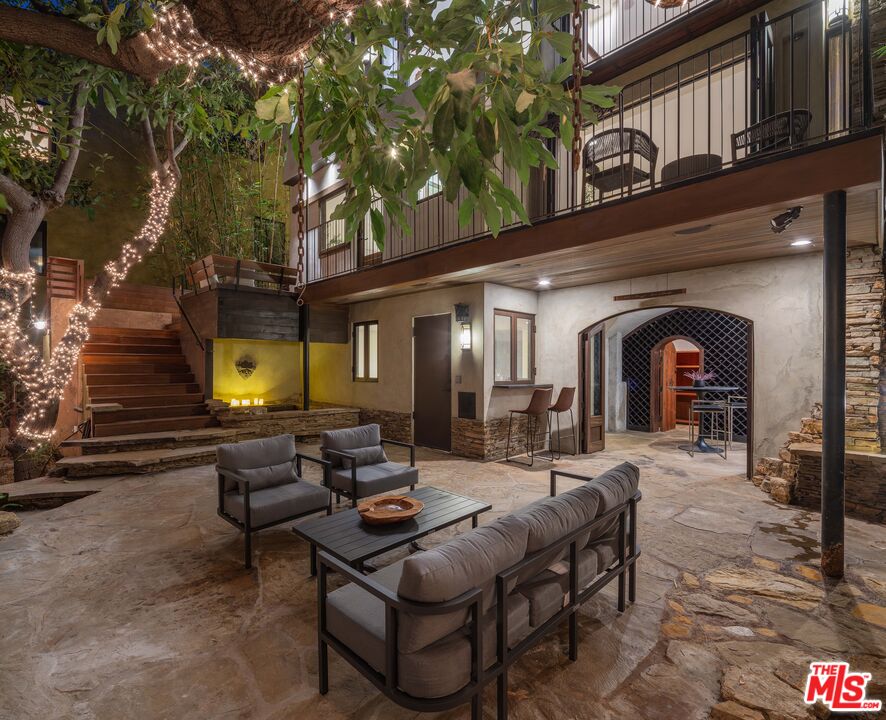 2444 Lyric Ave