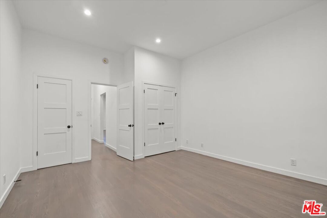 1218 N La Cienega Blvd Unit: D1