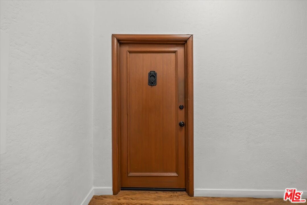 1218 N La Cienega Blvd Unit: D1