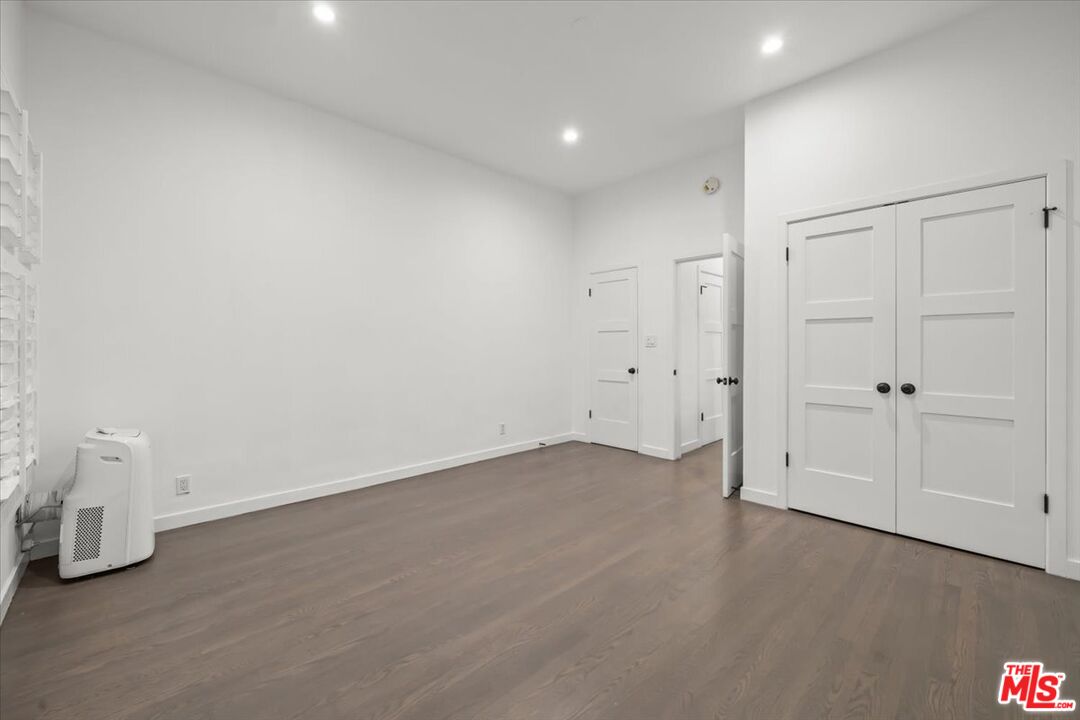 1218 N La Cienega Blvd Unit: D1