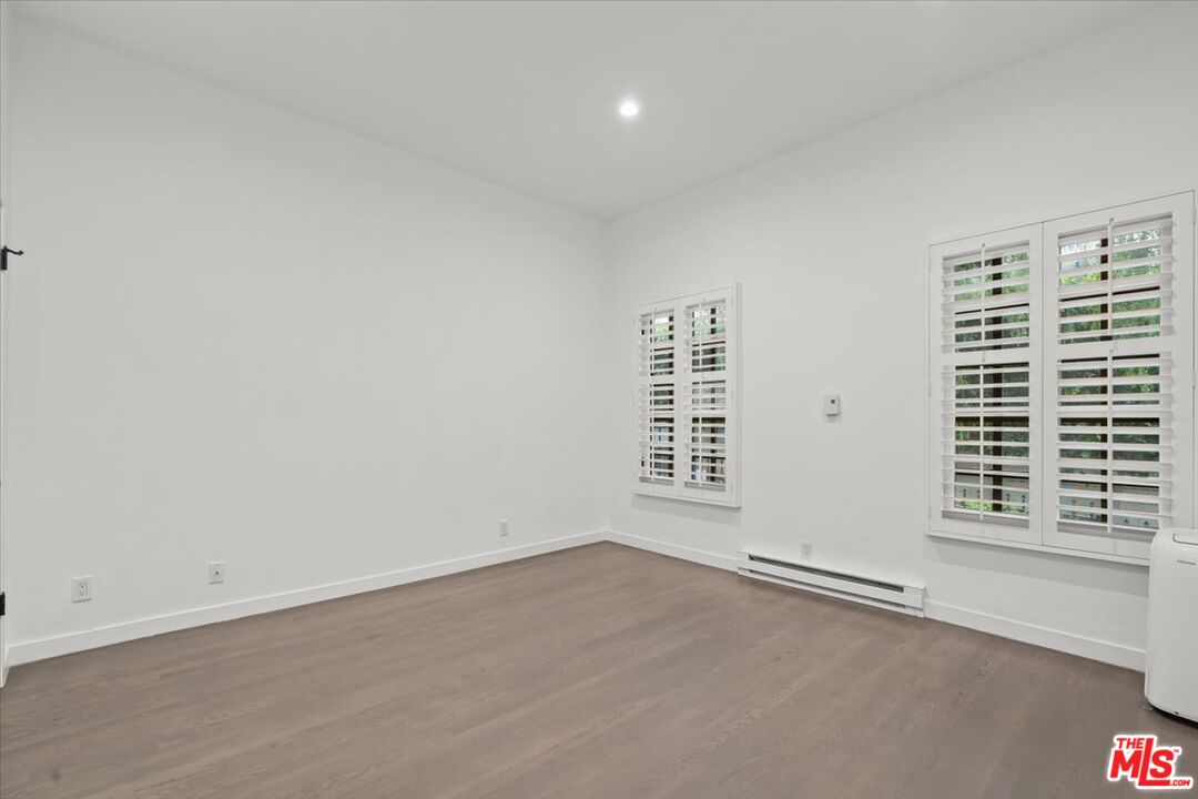 1218 N La Cienega Blvd Unit: D1