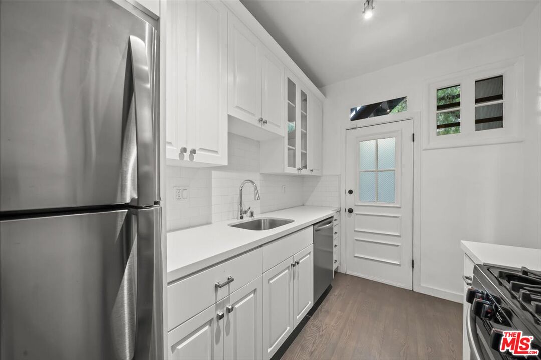 1218 N La Cienega Blvd Unit: D1