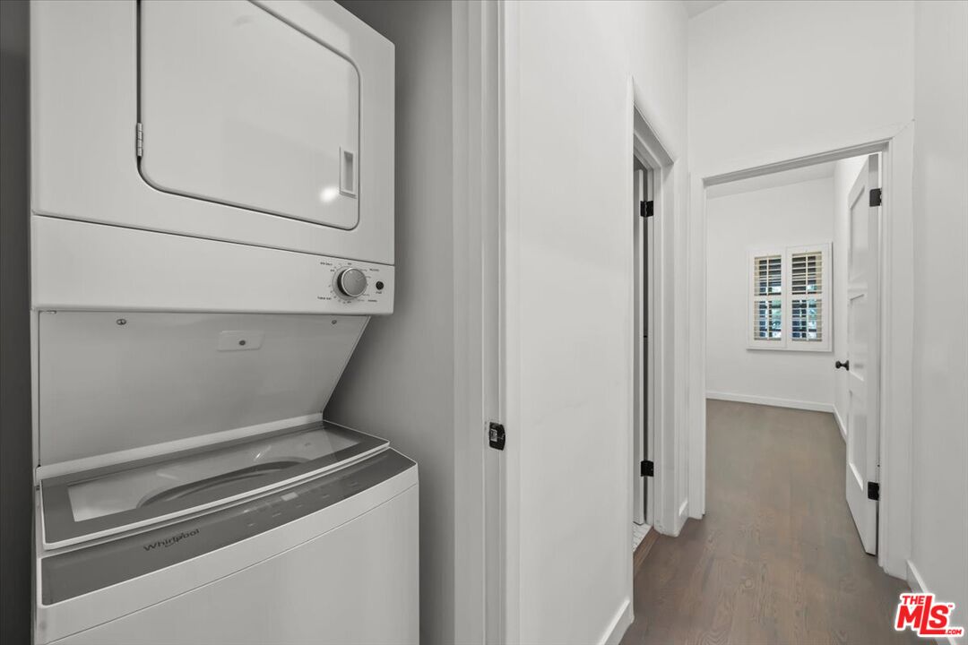 1218 N La Cienega Blvd Unit: D1