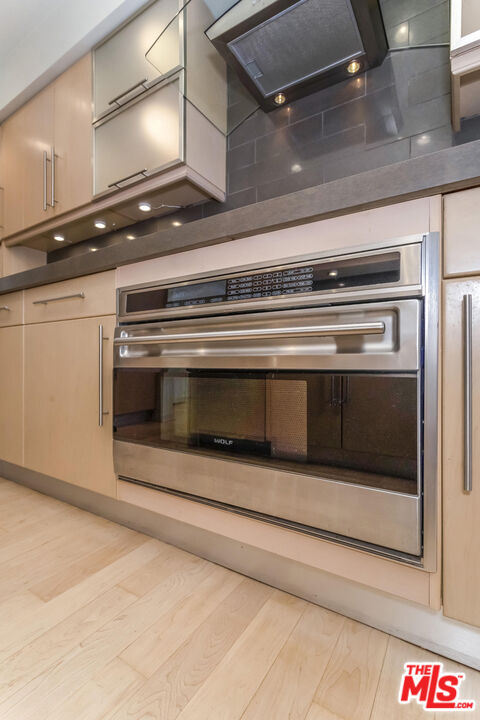 1221 N Kings Rd Unit: 307