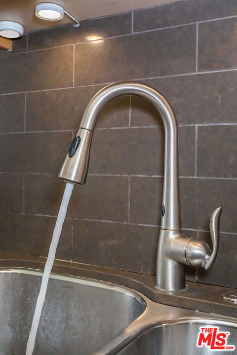 1221 N Kings Rd Unit: 307