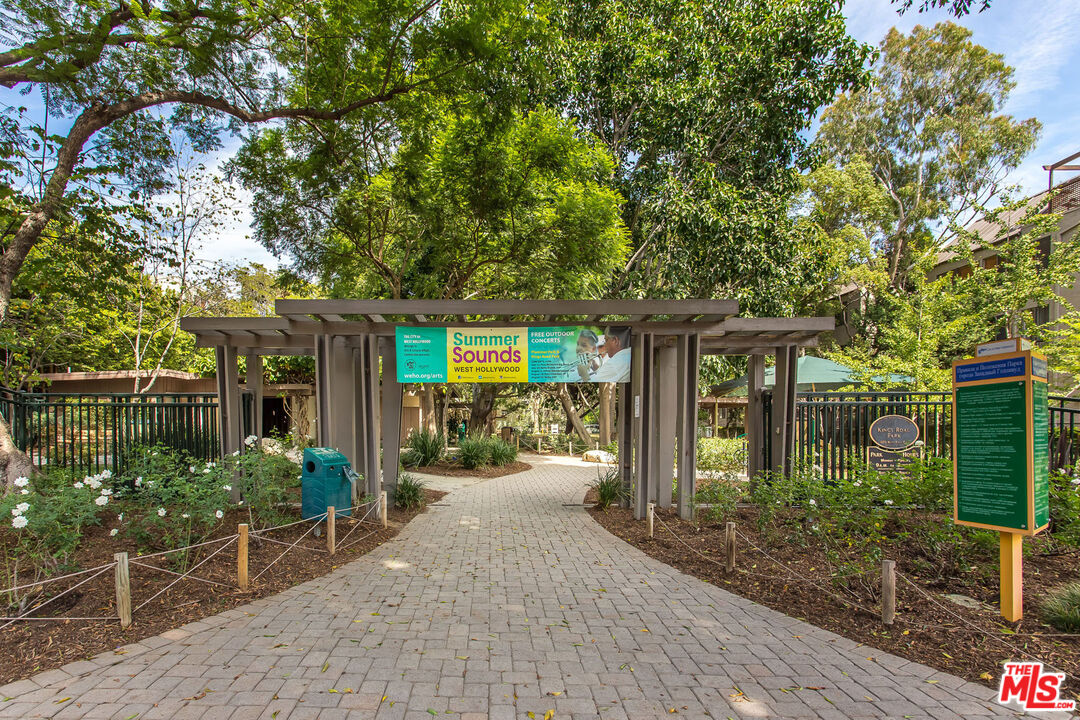 1221 N Kings Rd Unit: 307