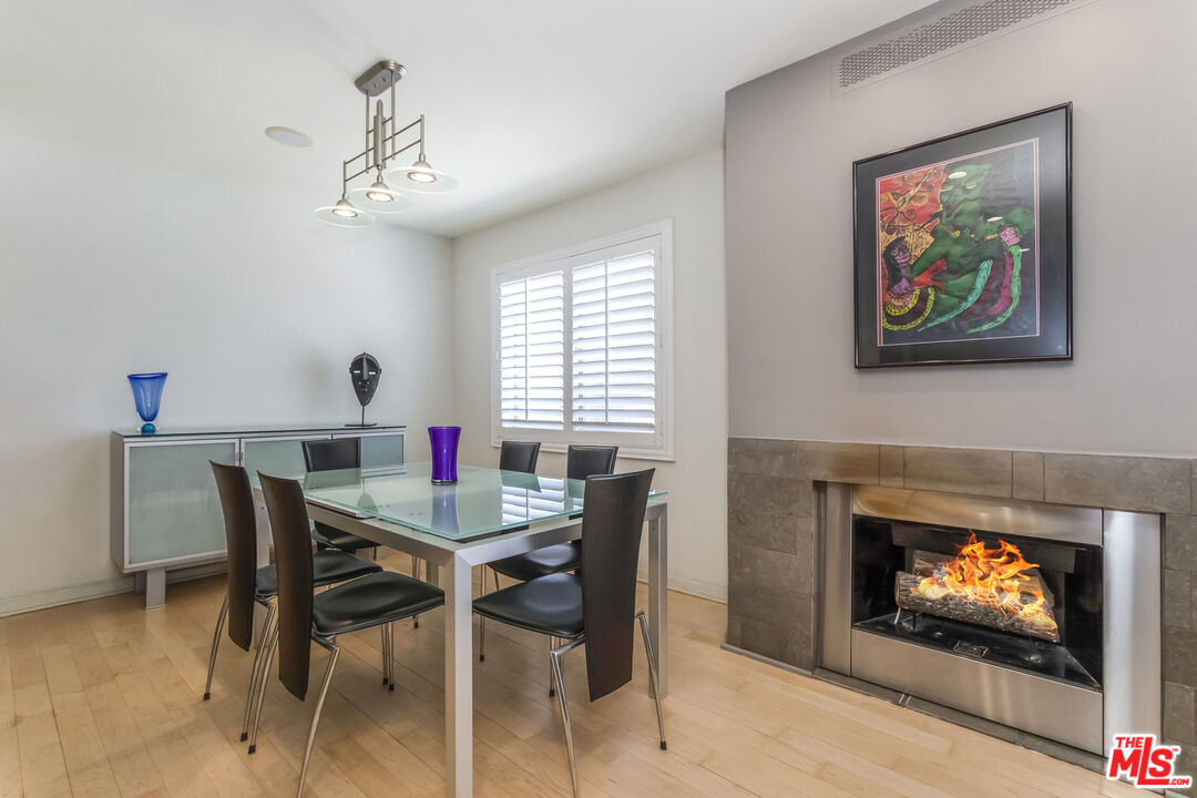 1221 N Kings Rd Unit: 307