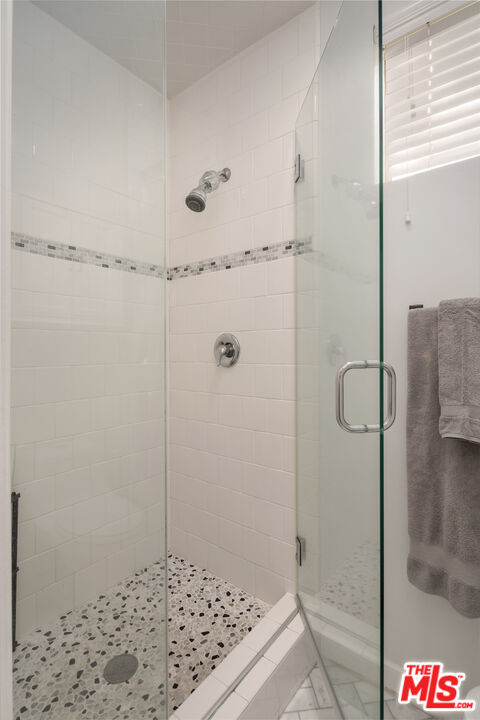 1221 N Kings Rd Unit: 104