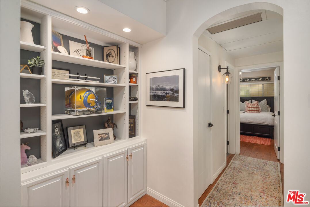 1221 N Kings Rd Unit: 104