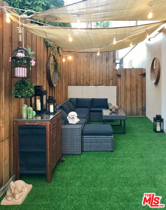 1221 N Kings Rd Unit: 104