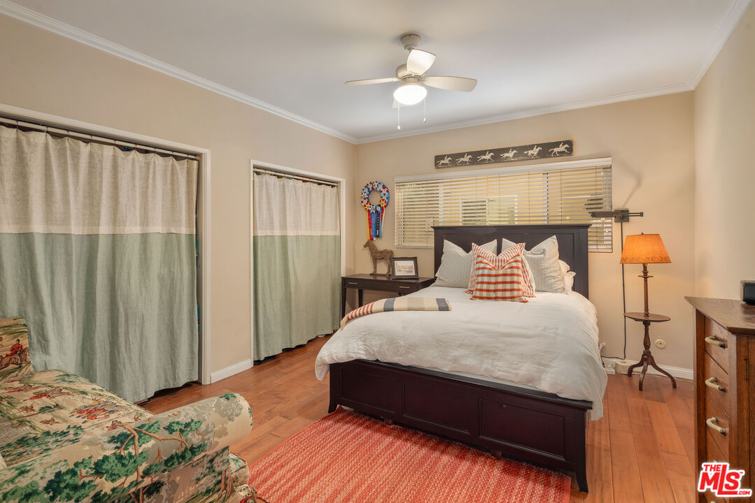 1221 N Kings Rd Unit: 104