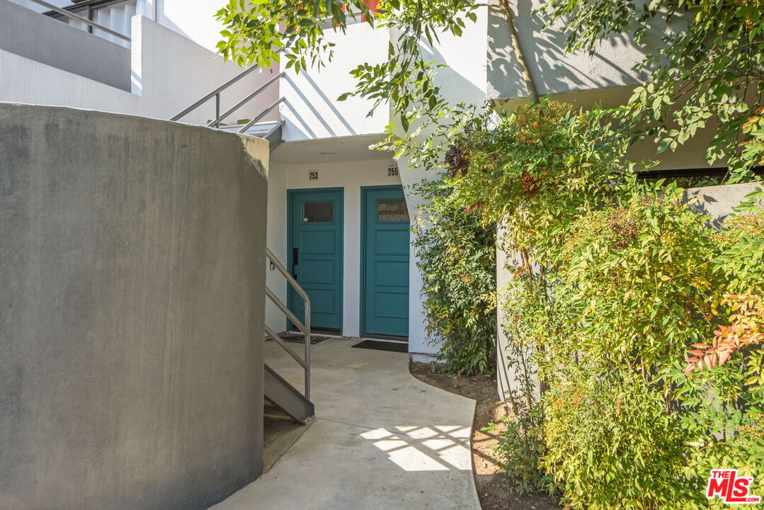 2506 Chandler Ave Unit: 255