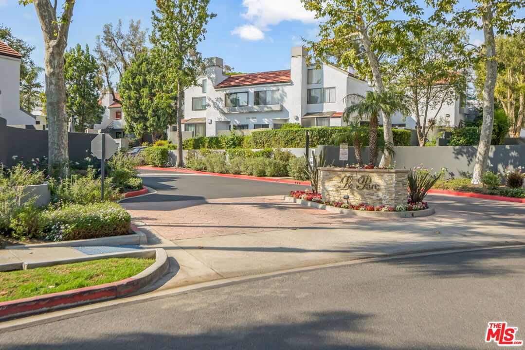2506 Chandler Ave Unit: 255