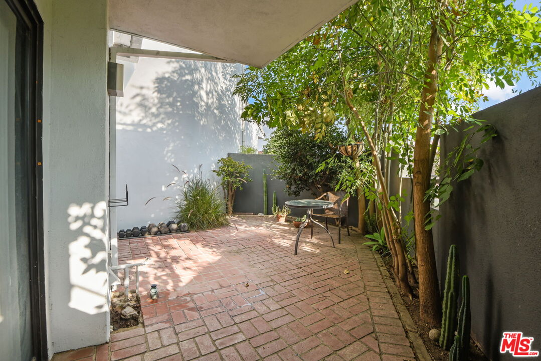 2506 Chandler Ave Unit: 255