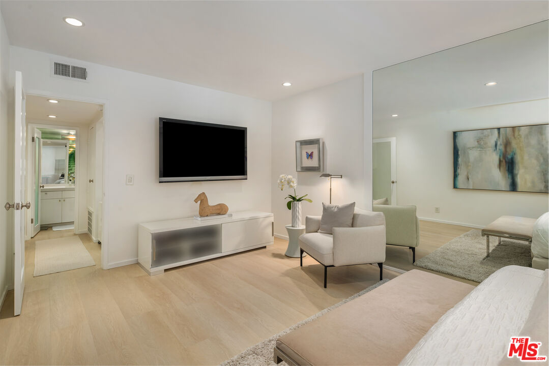1745 Camino Palmero St Unit: 327