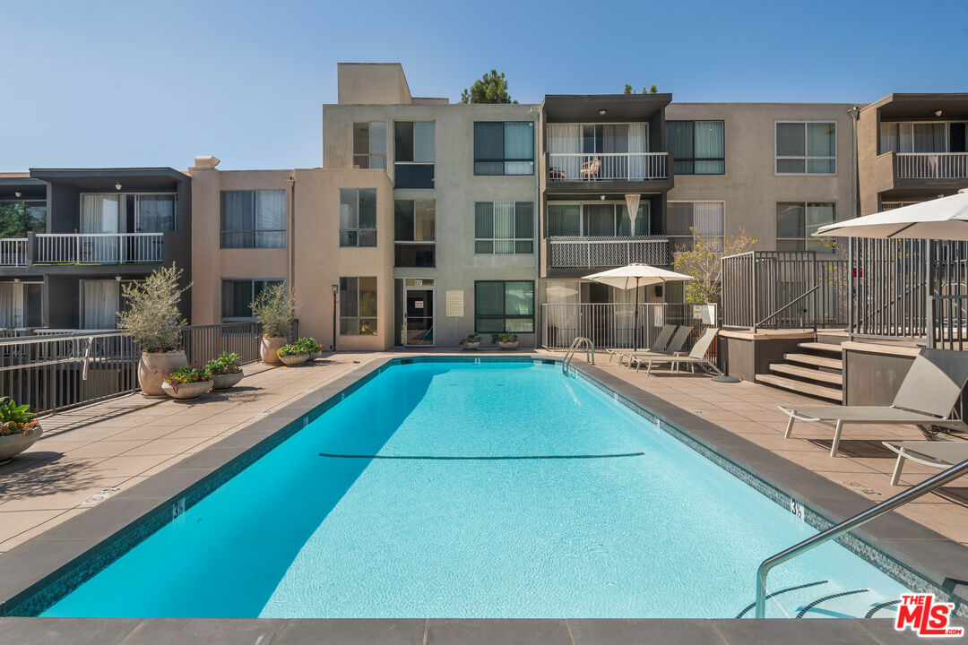 1745 Camino Palmero St Unit: 327