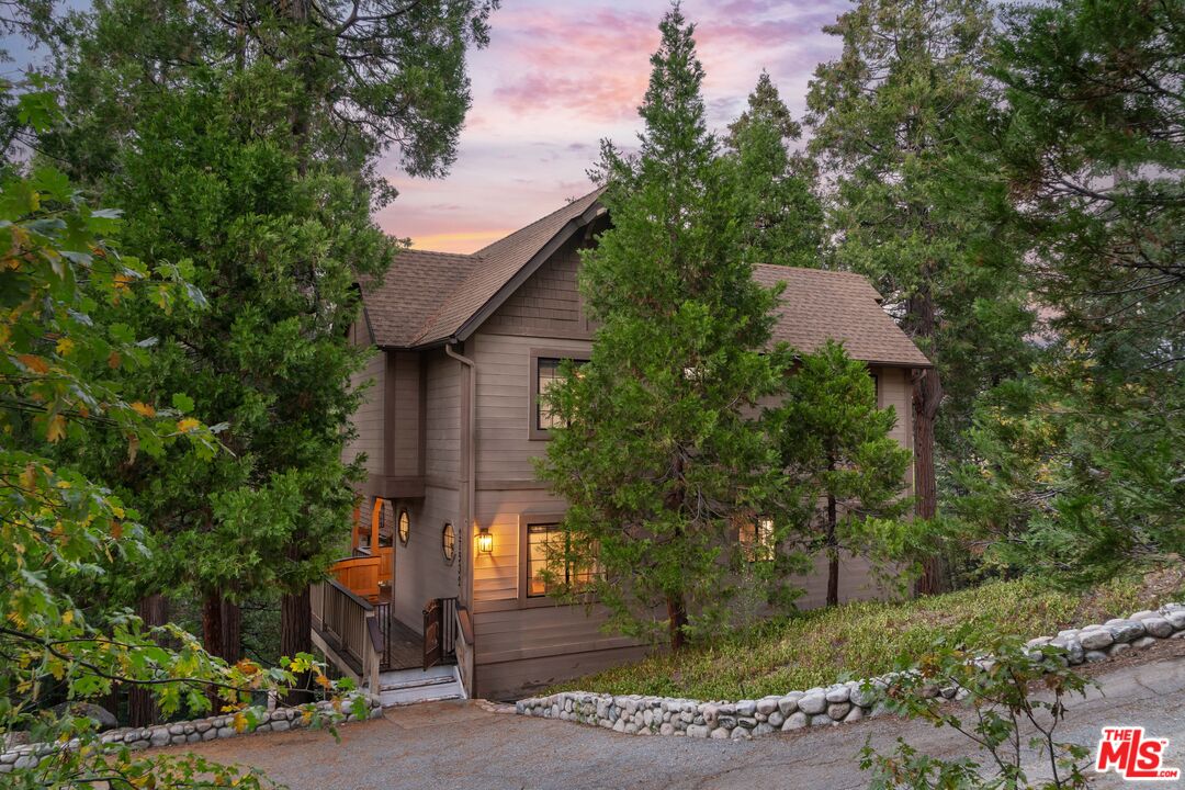 27532 North Bay Rd
