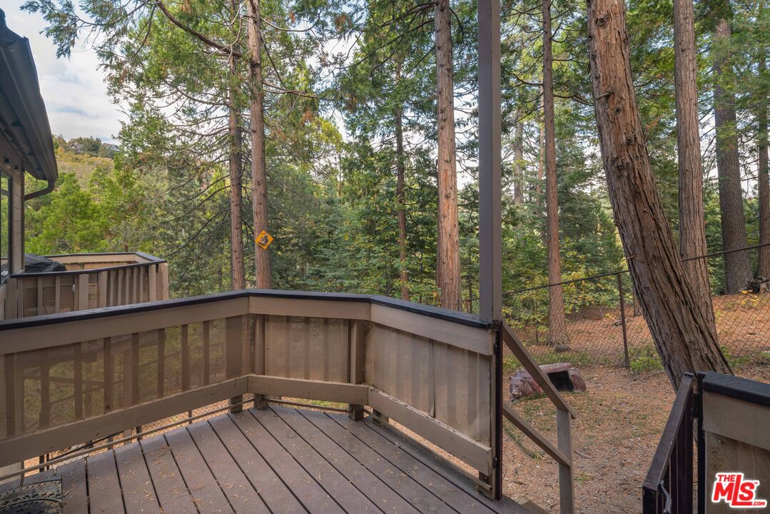 27532 North Bay Rd