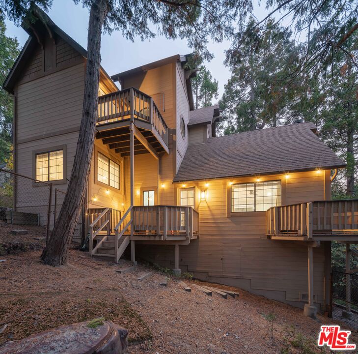 27532 North Bay Rd