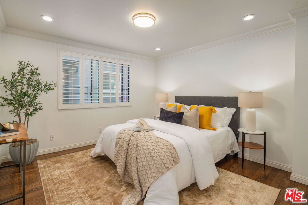 1226 N Kings Rd Unit: 4