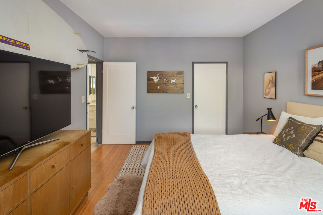 1133 N Clark St Unit: 103