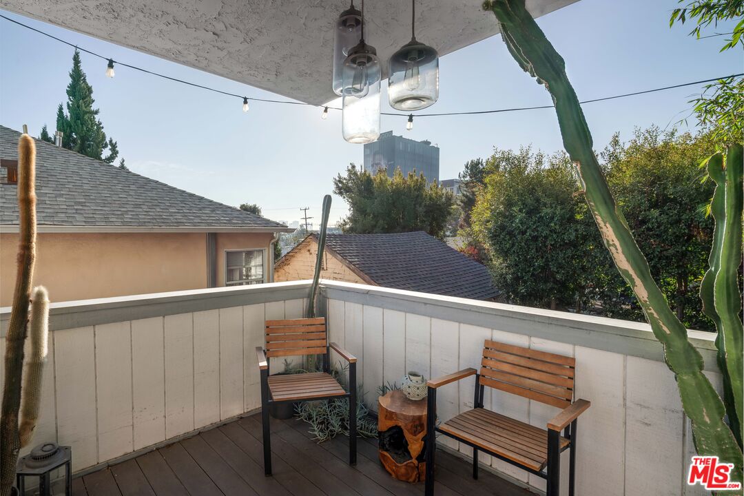 1133 N Clark St Unit: 103