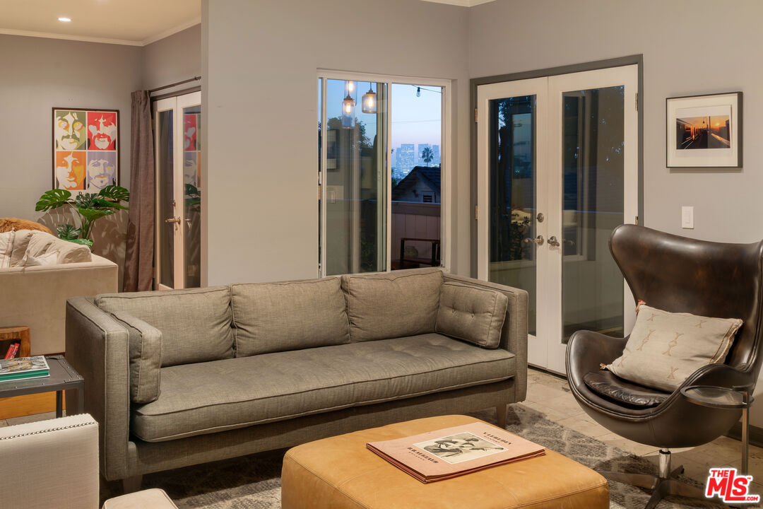 1133 N Clark St Unit: 103