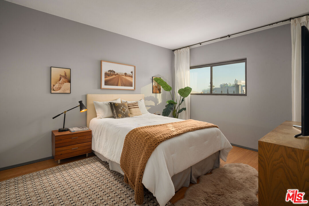 1133 N Clark St Unit: 103