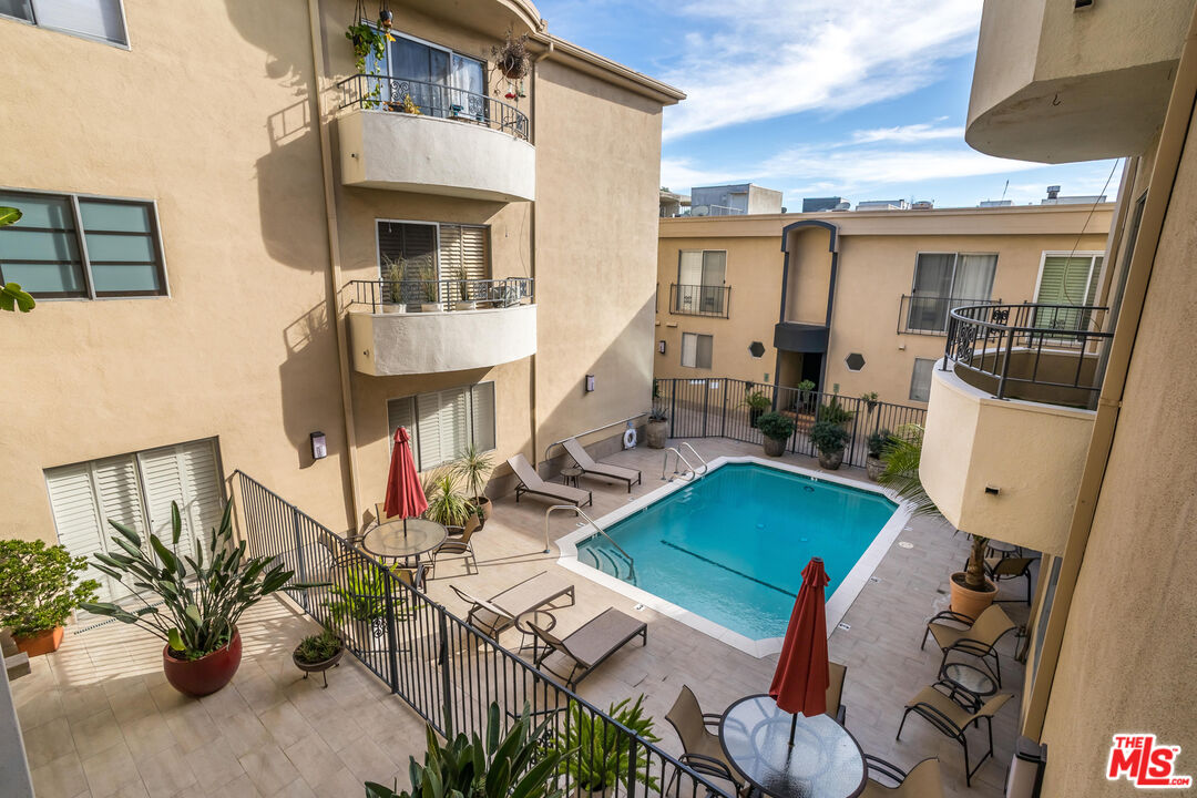 1221 N Kings Rd Unit: 307