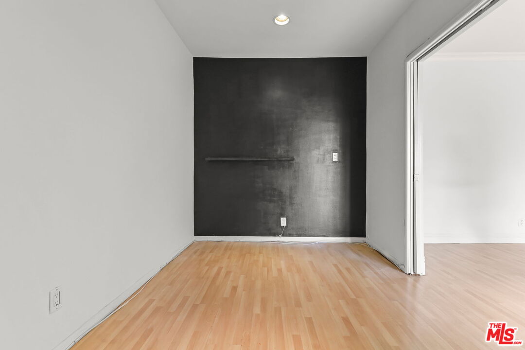 8550 Holloway Dr Unit: 305