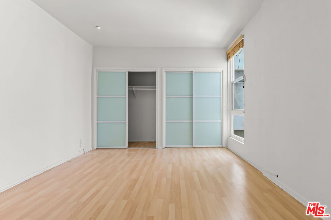 8550 Holloway Dr Unit: 305