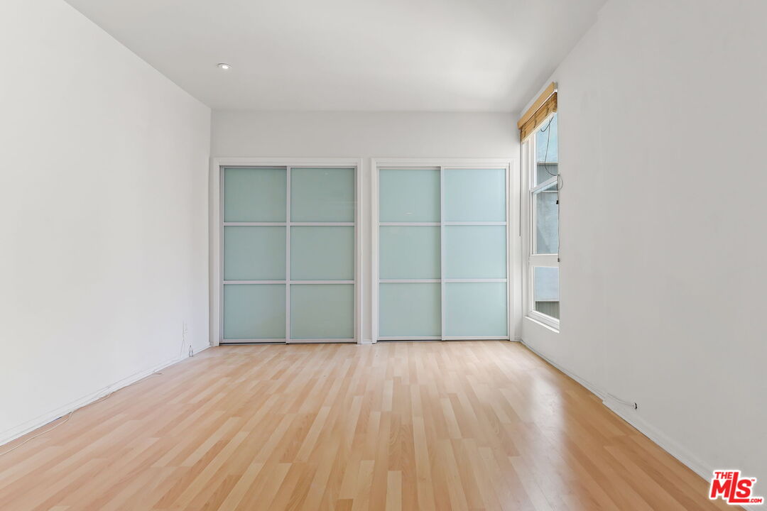 8550 Holloway Dr Unit: 305