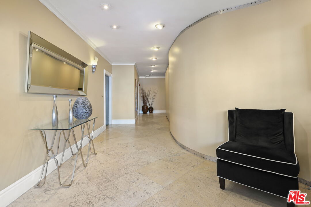 8550 Holloway Dr Unit: 305