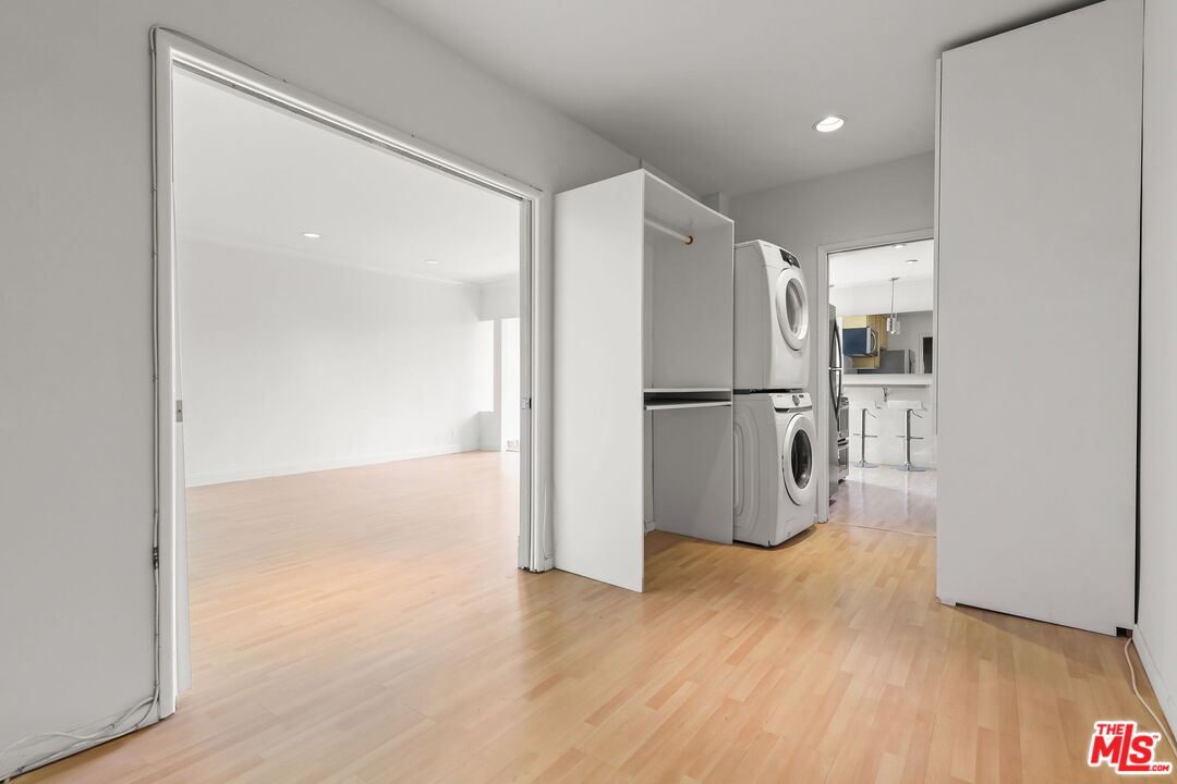 8550 Holloway Dr Unit: 305