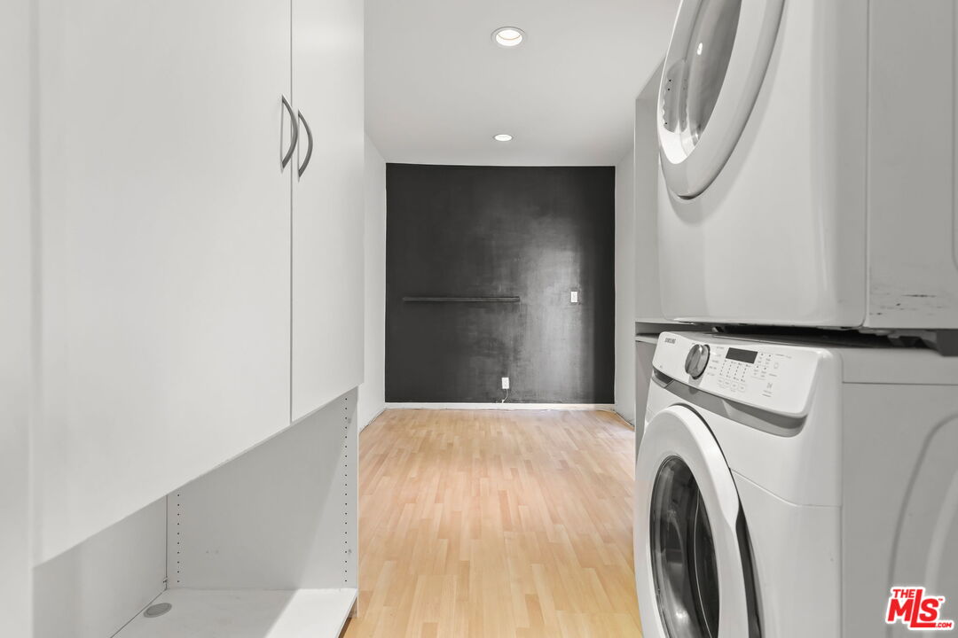 8550 Holloway Dr Unit: 305