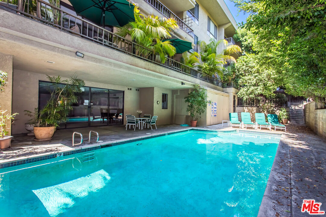 1210 N Kings Rd Unit: 203