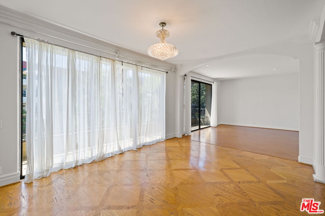 1210 N Kings Rd Unit: 203