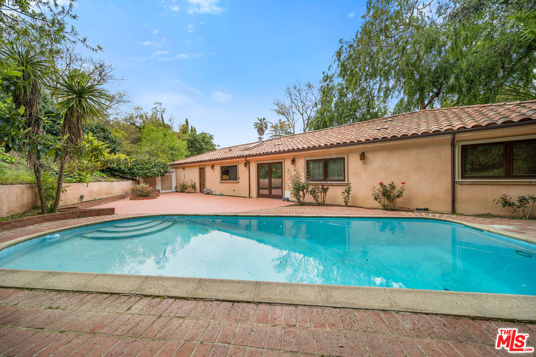 3370 Camino De La Cumbre