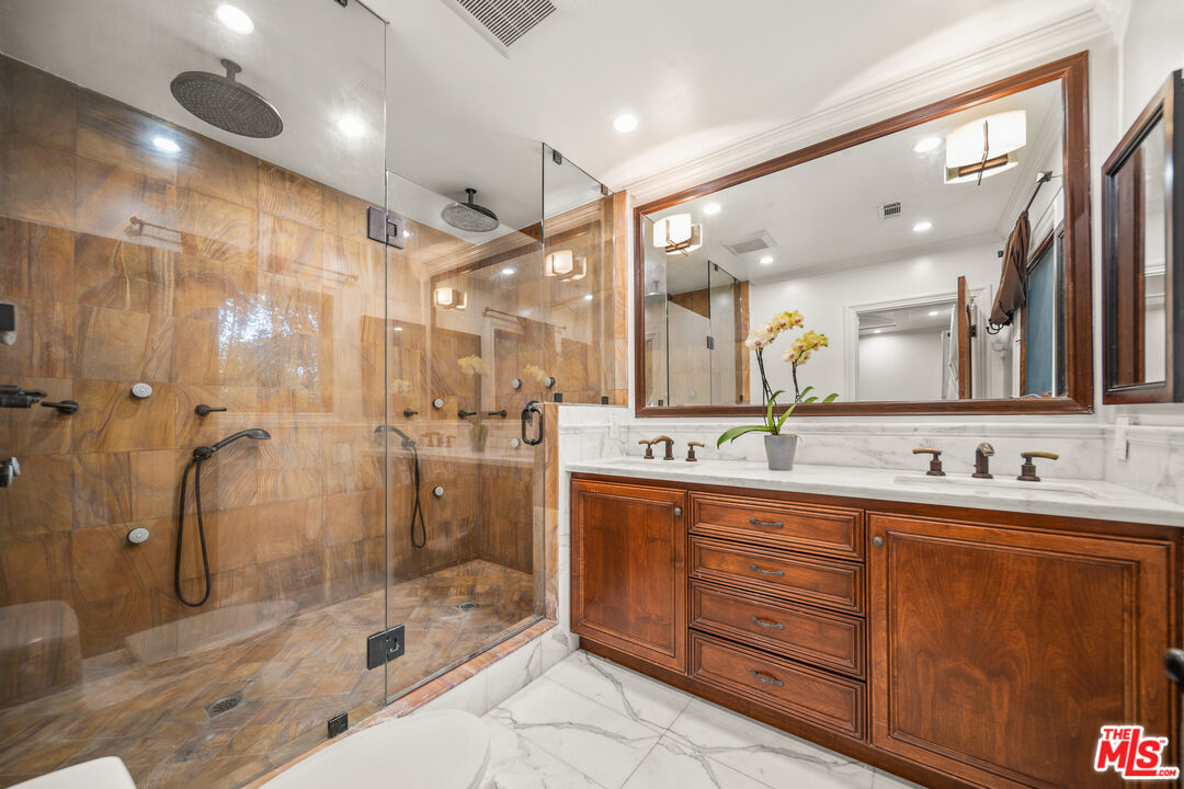 3370 Camino De La Cumbre
