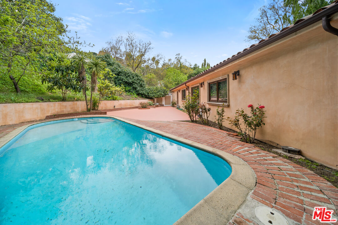 3370 Camino De La Cumbre