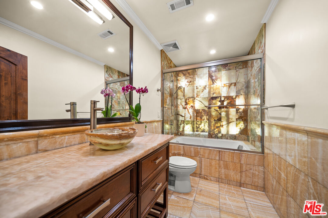 3370 Camino De La Cumbre