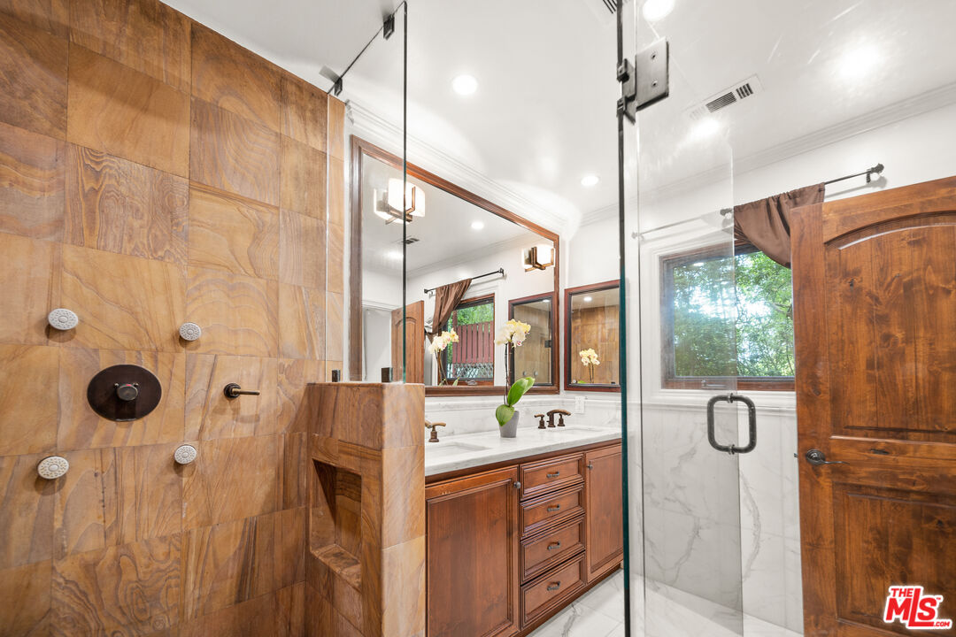 3370 Camino De La Cumbre