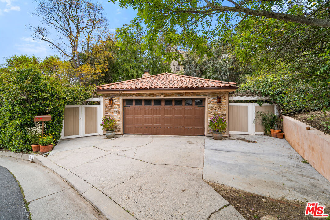 3370 Camino De La Cumbre