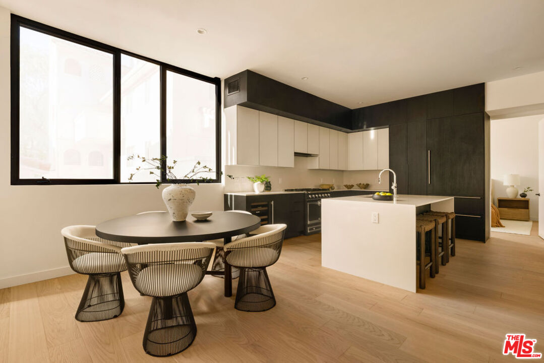 1264 N Harper Ave Unit: 302