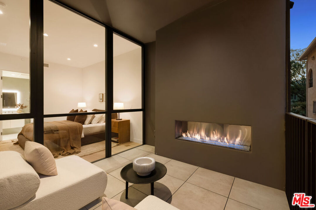1264 N Harper Ave Unit: 302