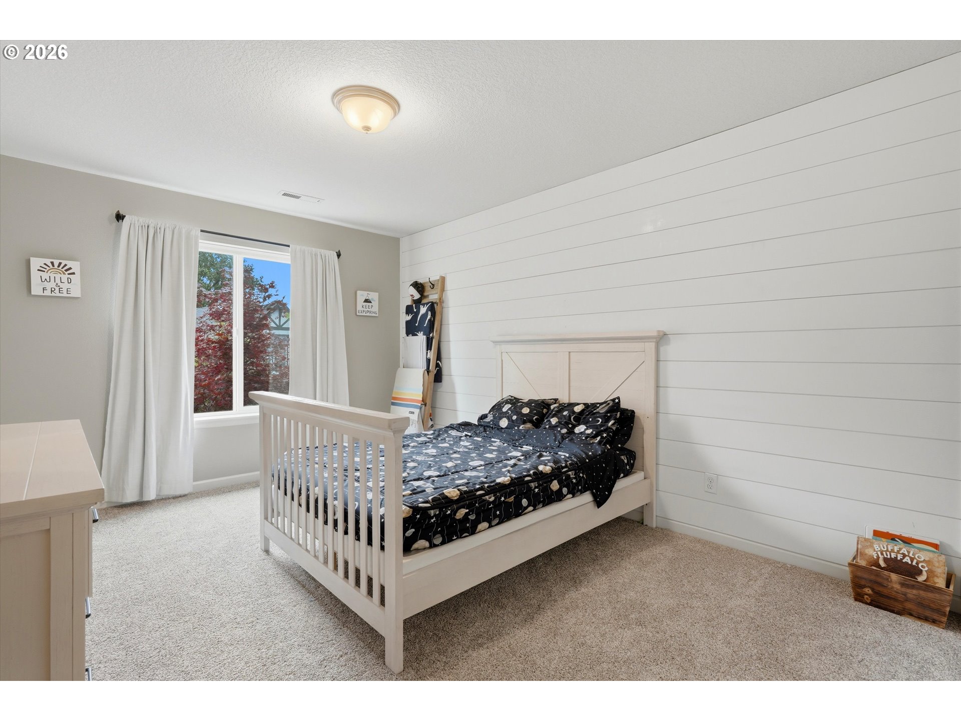 631 N IRONWOOD DR