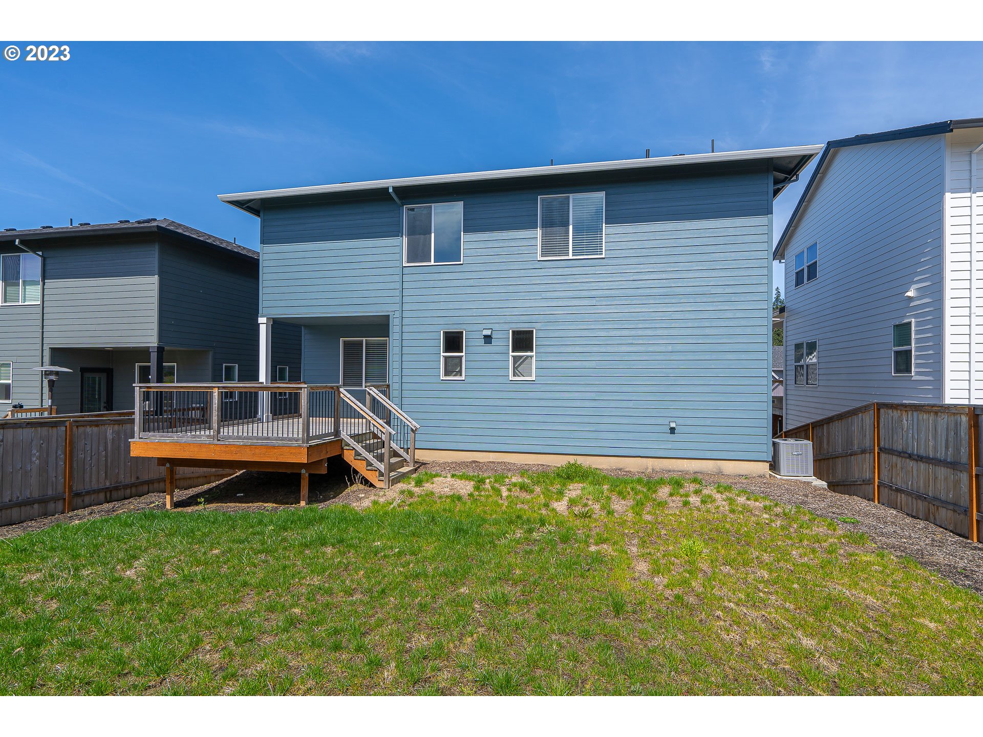 224 E TAYLOR DR
