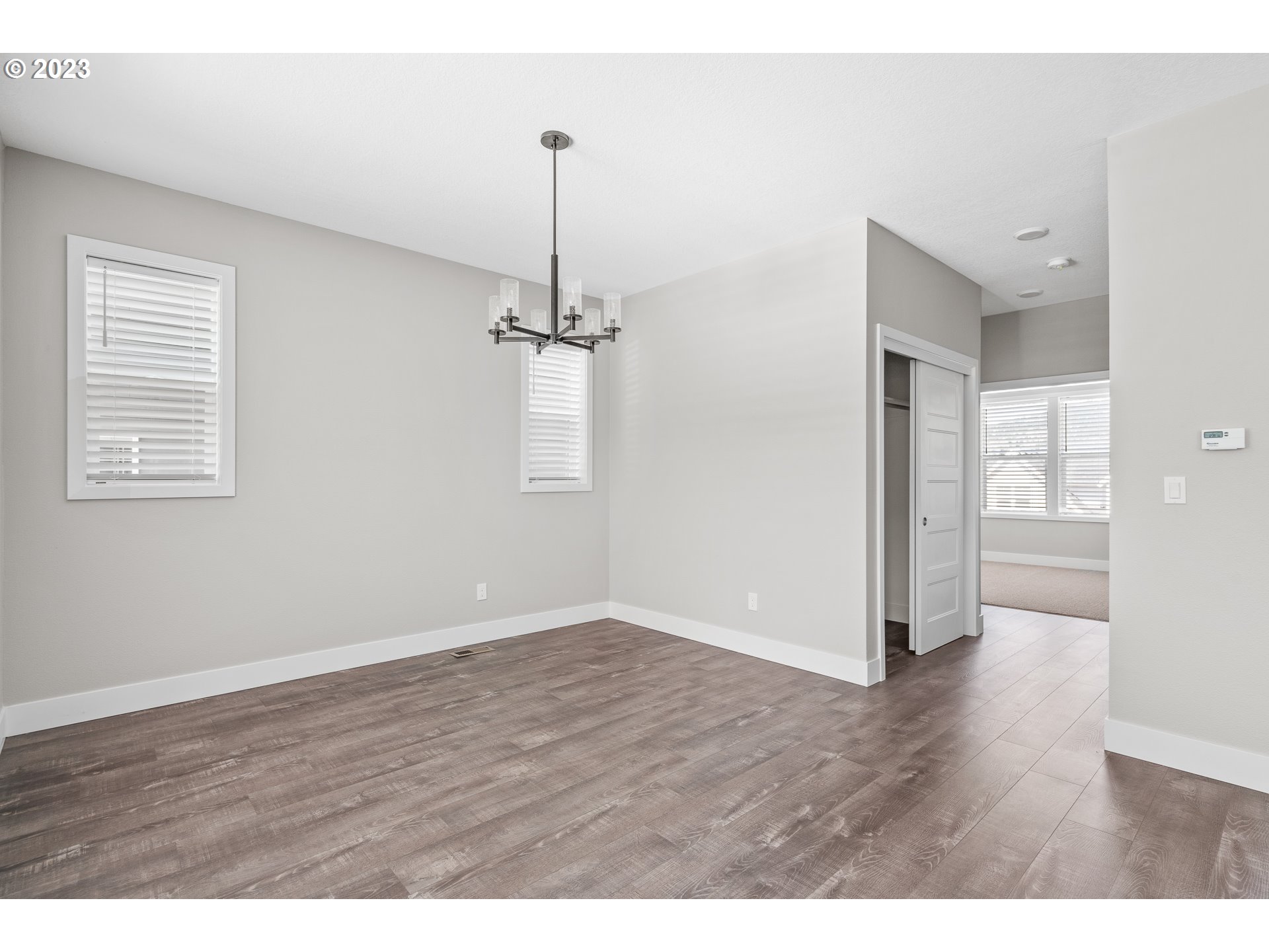 224 E TAYLOR DR